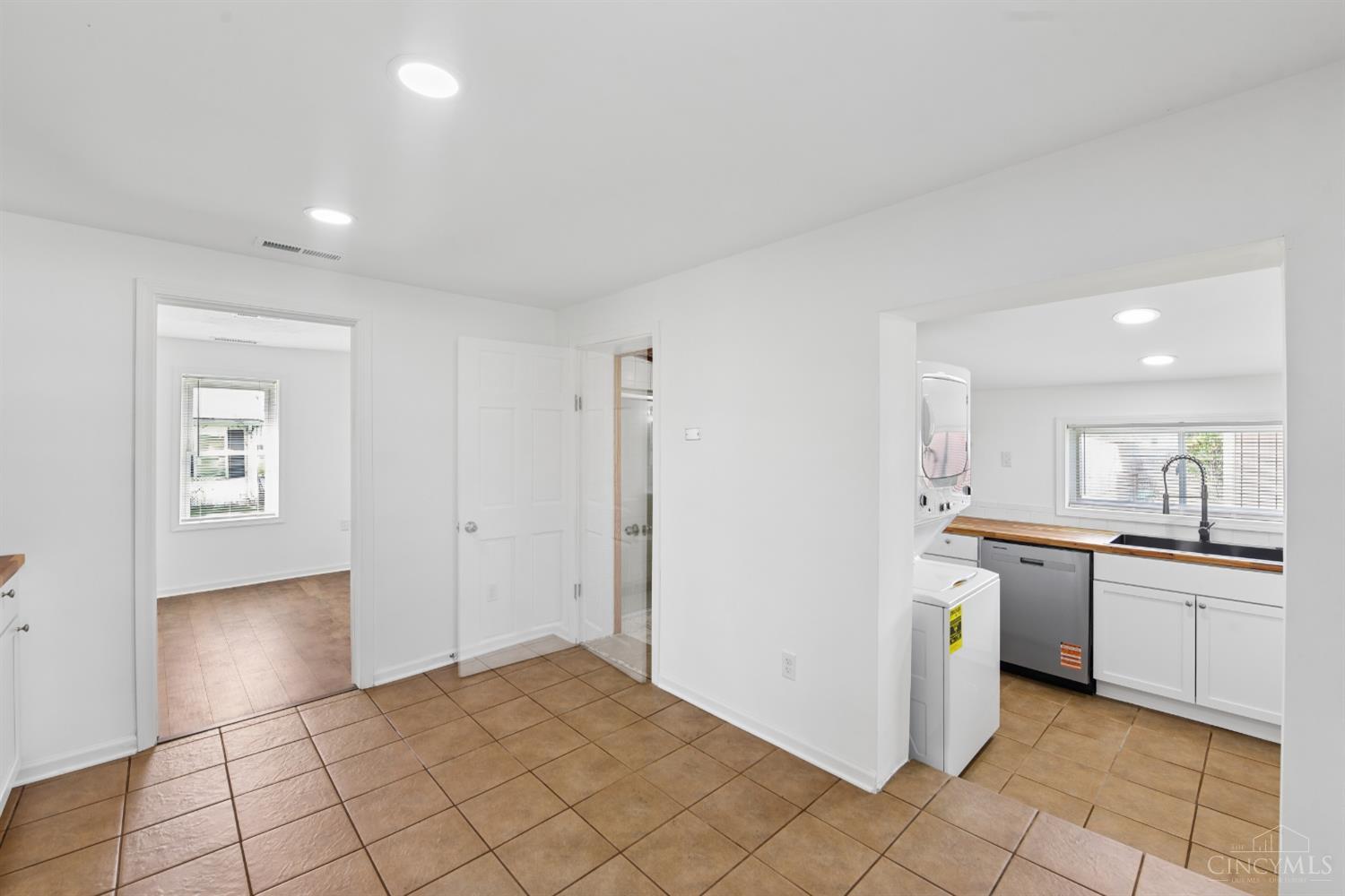 323 N Coffee Street