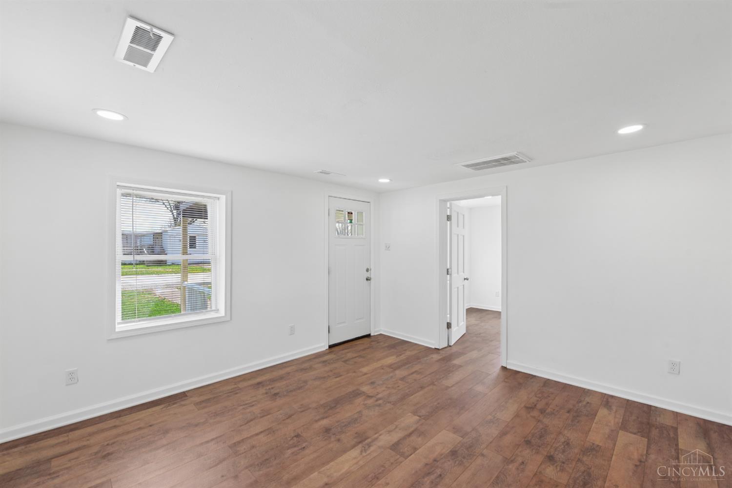 323 N Coffee Street