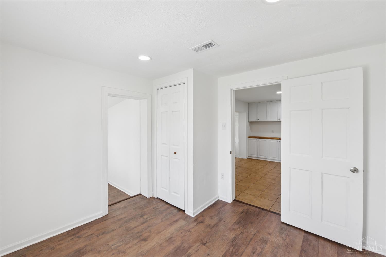 323 N Coffee Street