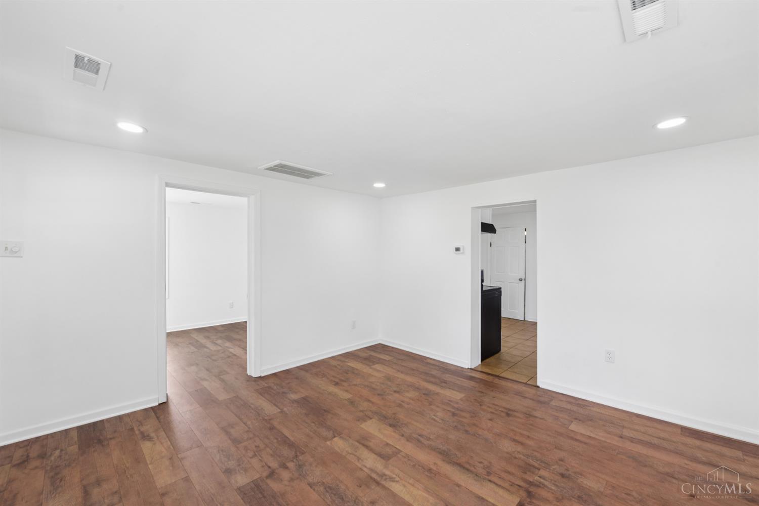 323 N Coffee Street