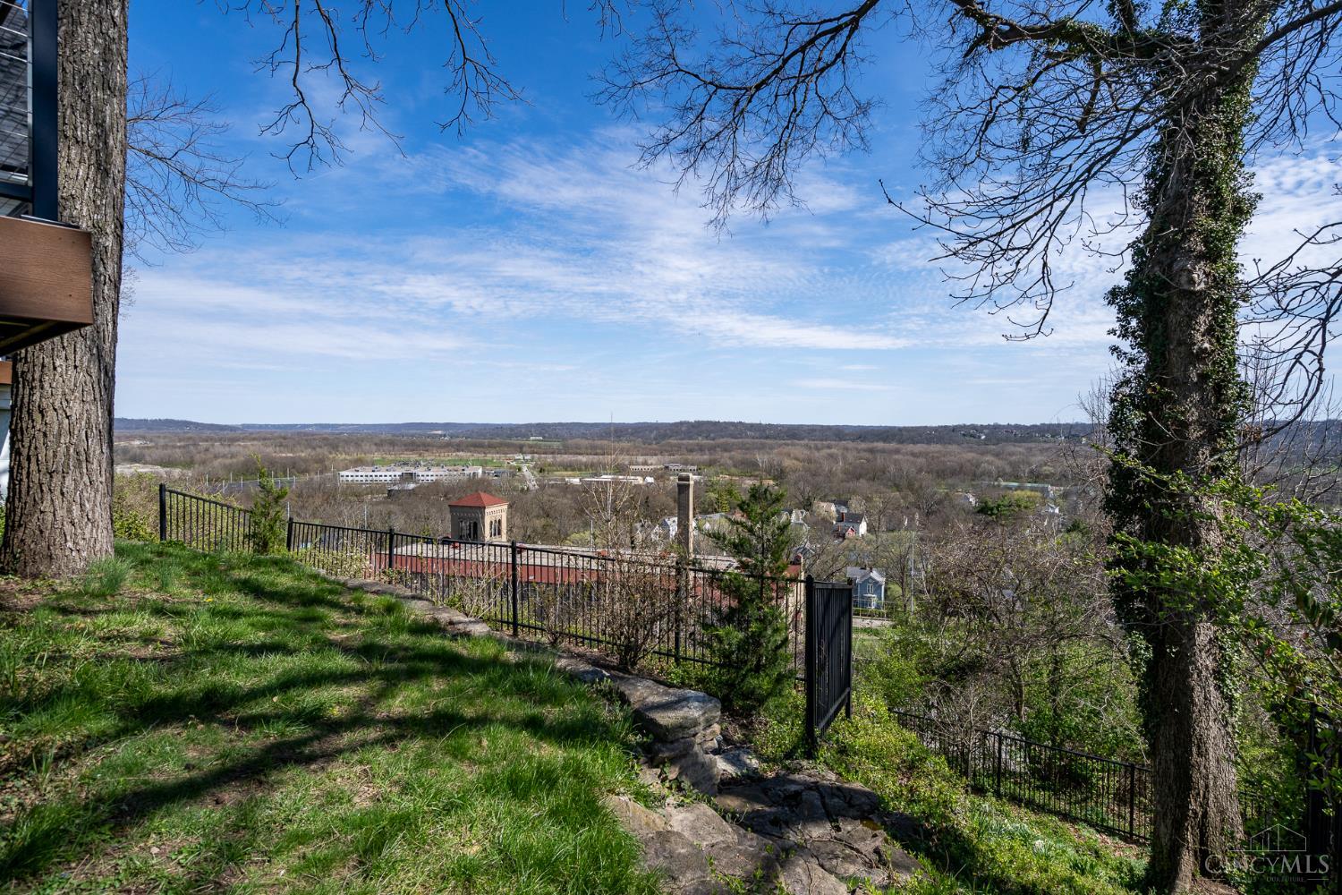 1002 Richwood Circle