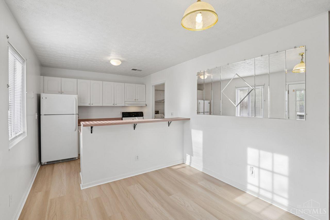 1044 E Crescentville Road