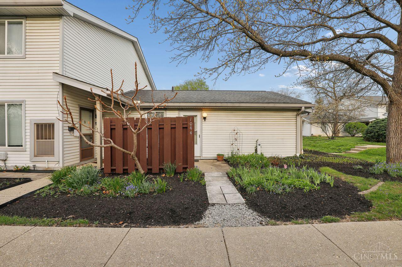 1044 E Crescentville Road