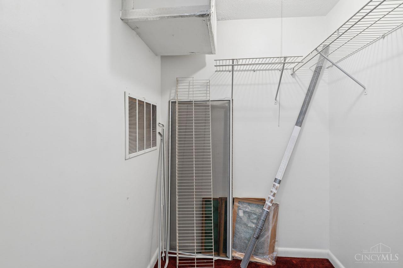 1044 E Crescentville Road