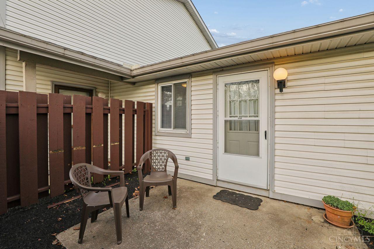 1044 E Crescentville Road