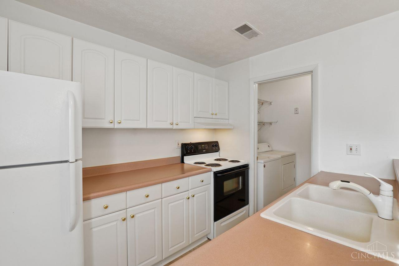 1044 E Crescentville Road