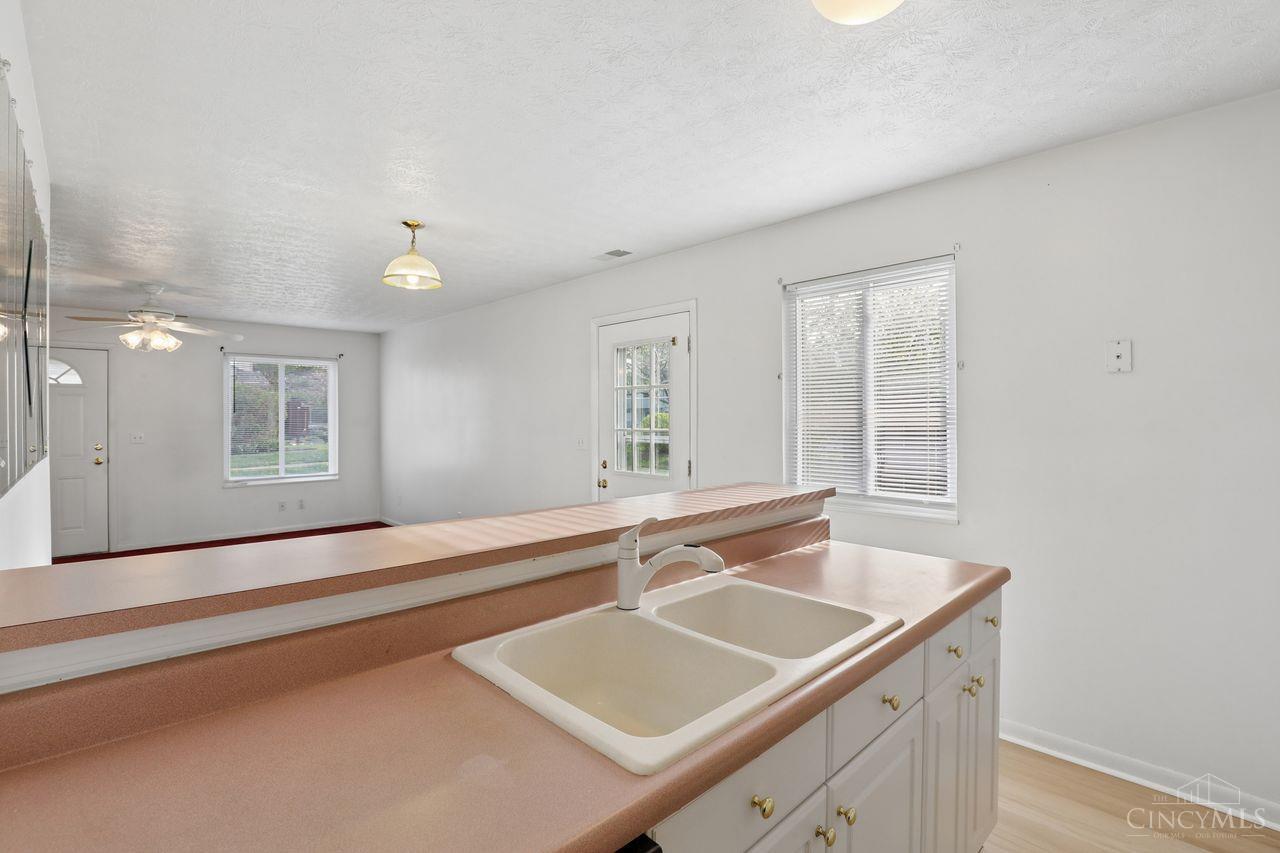 1044 E Crescentville Road