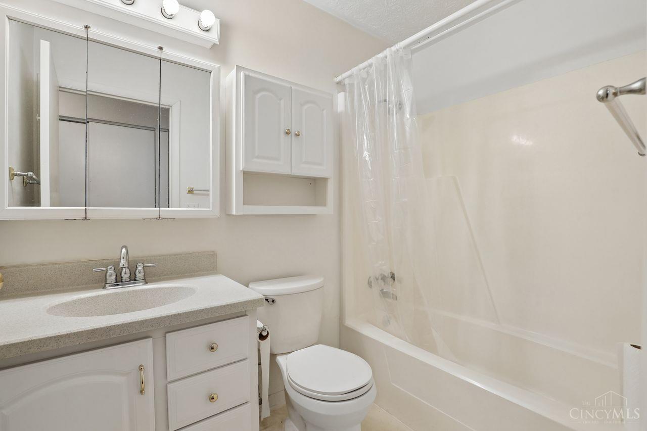 1044 E Crescentville Road