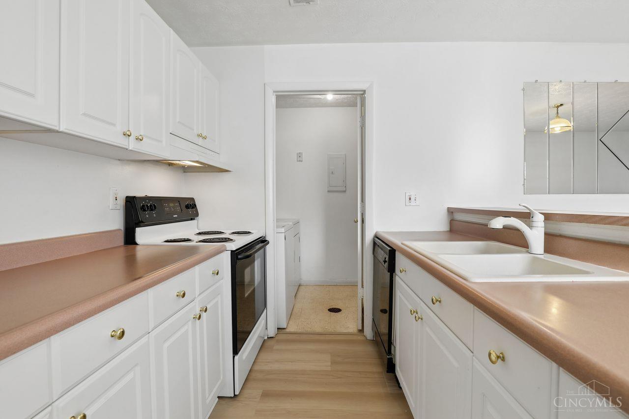 1044 E Crescentville Road