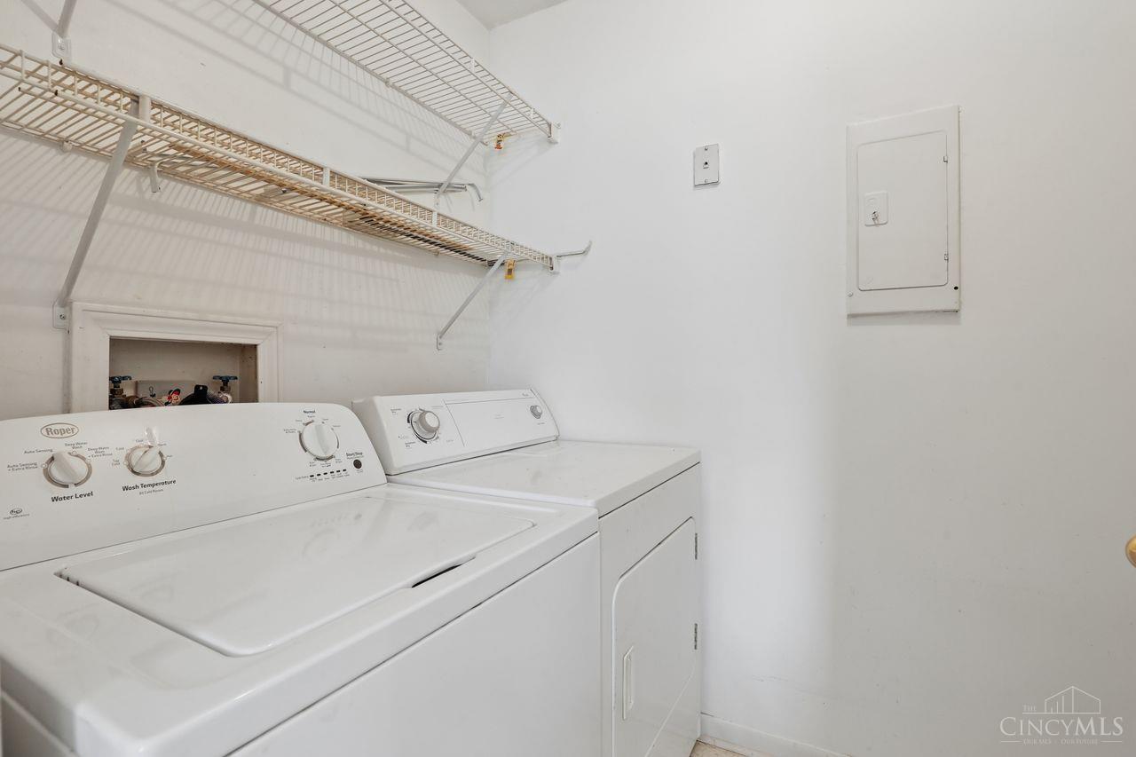 1044 E Crescentville Road