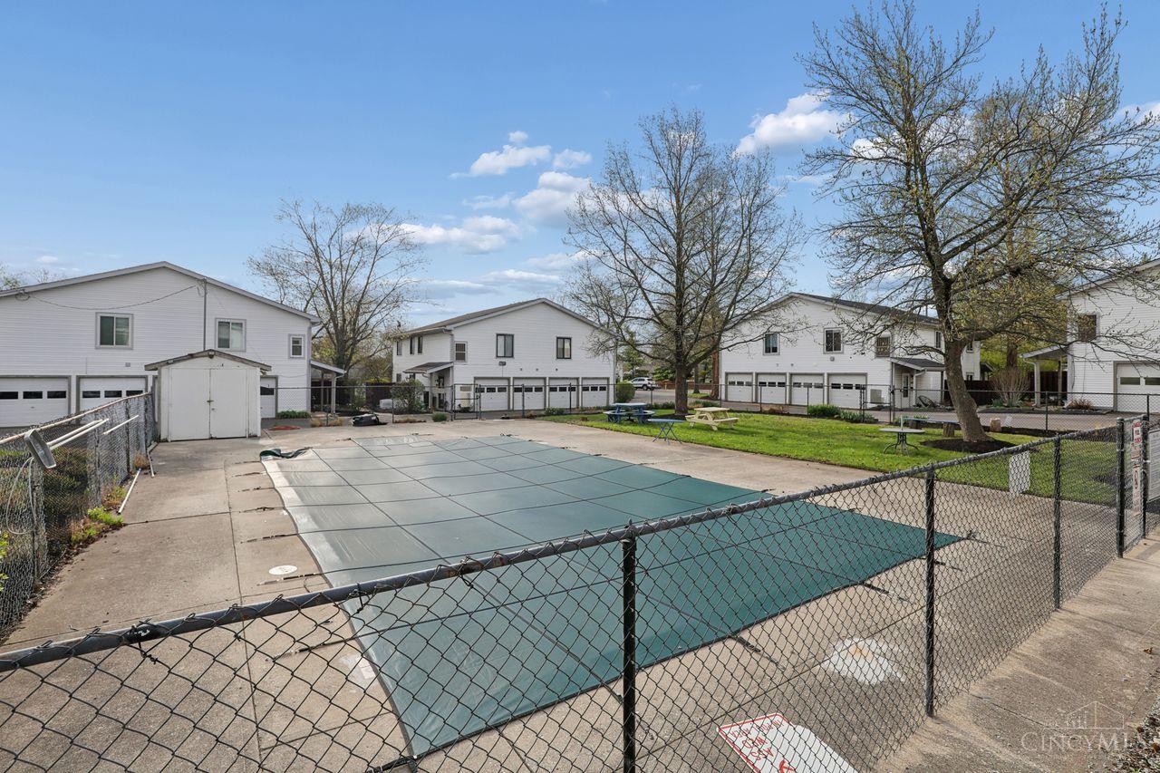 1044 E Crescentville Road