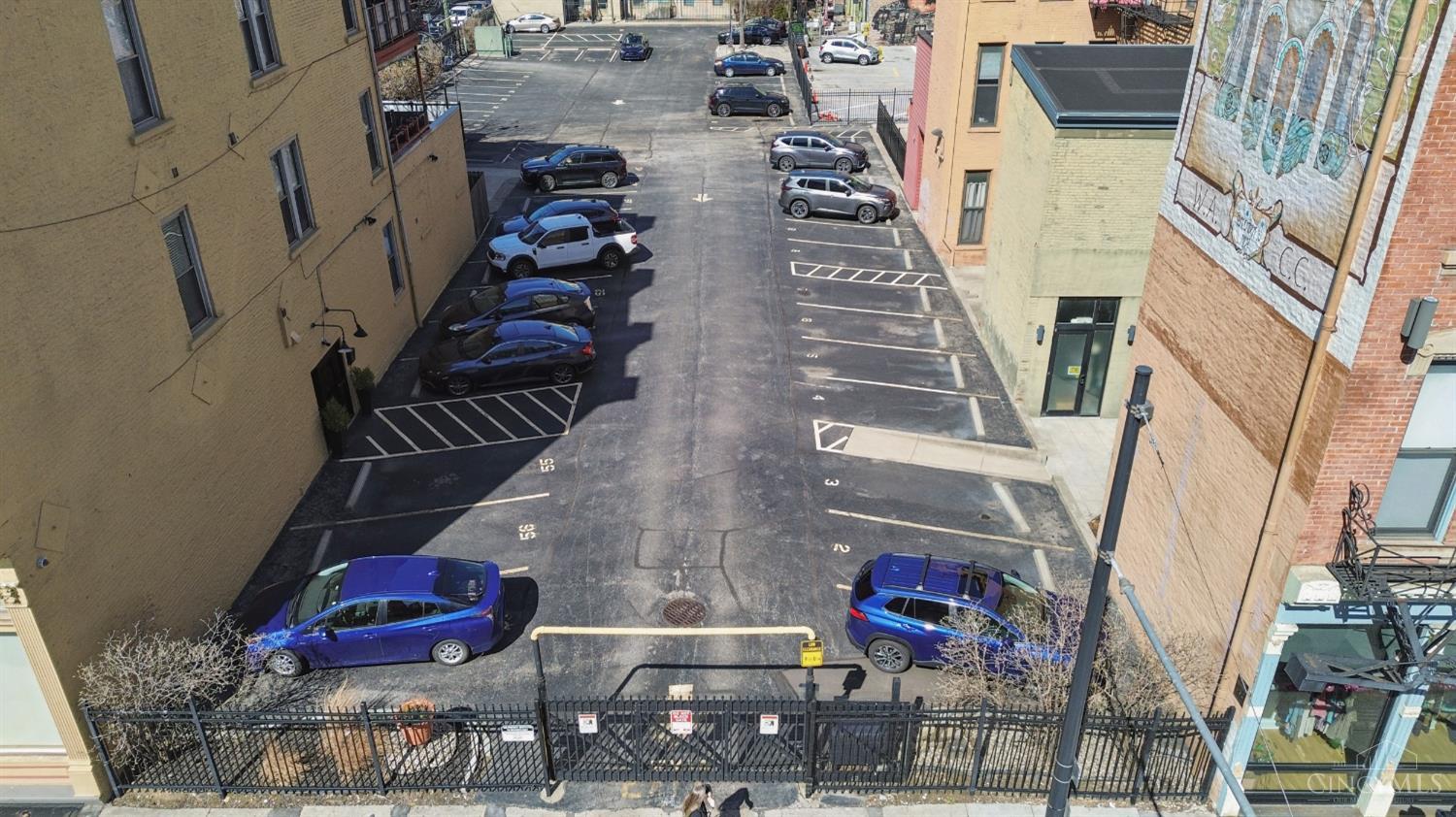 5 W Twelfth Street 1