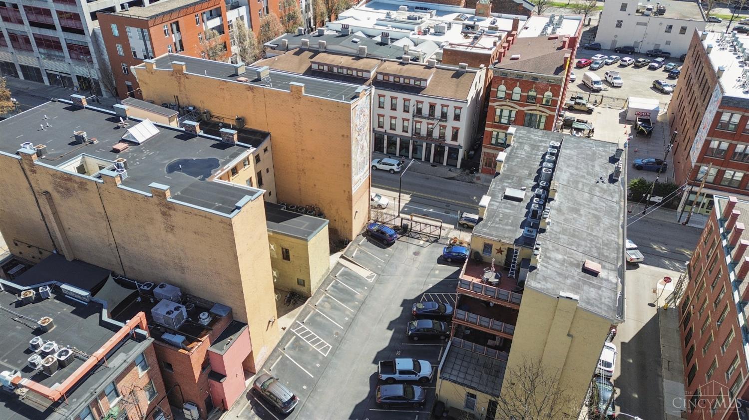 5 W Twelfth Street 1