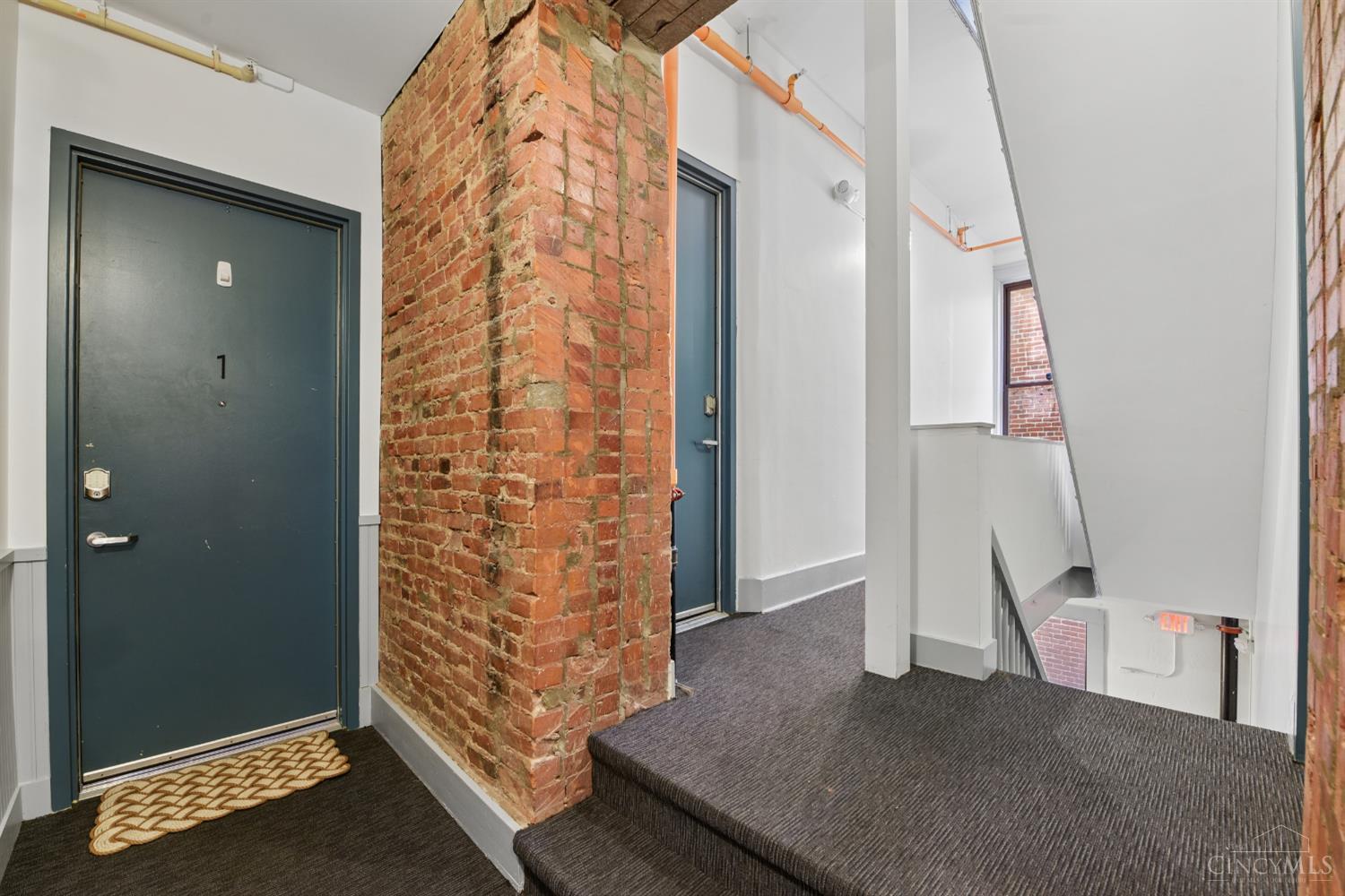 5 W Twelfth Street 1