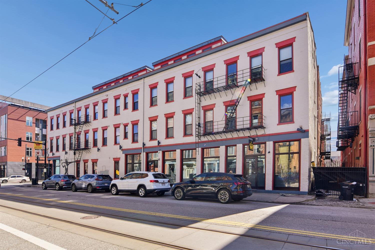 5 W Twelfth Street 1