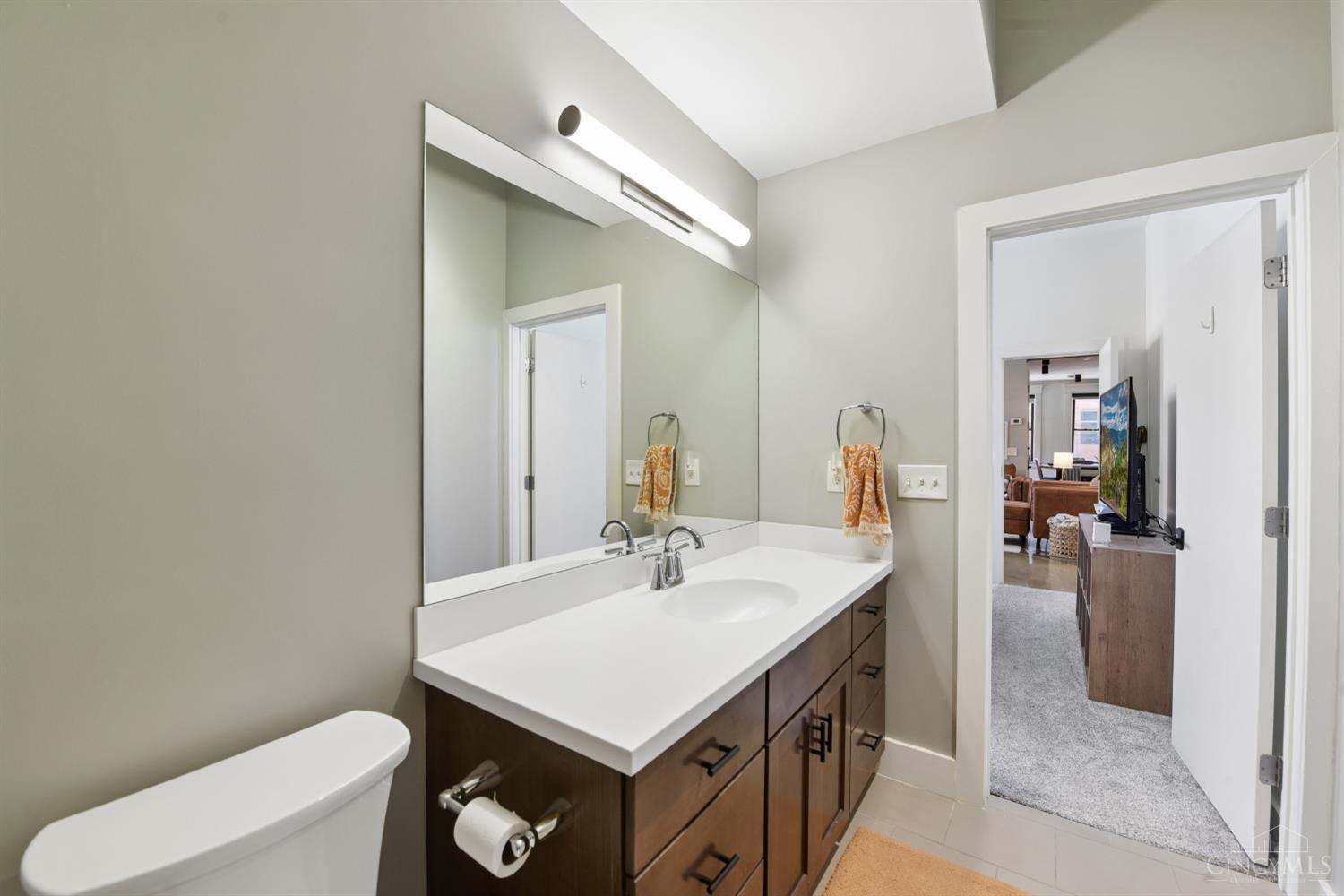 5 W Twelfth Street 1