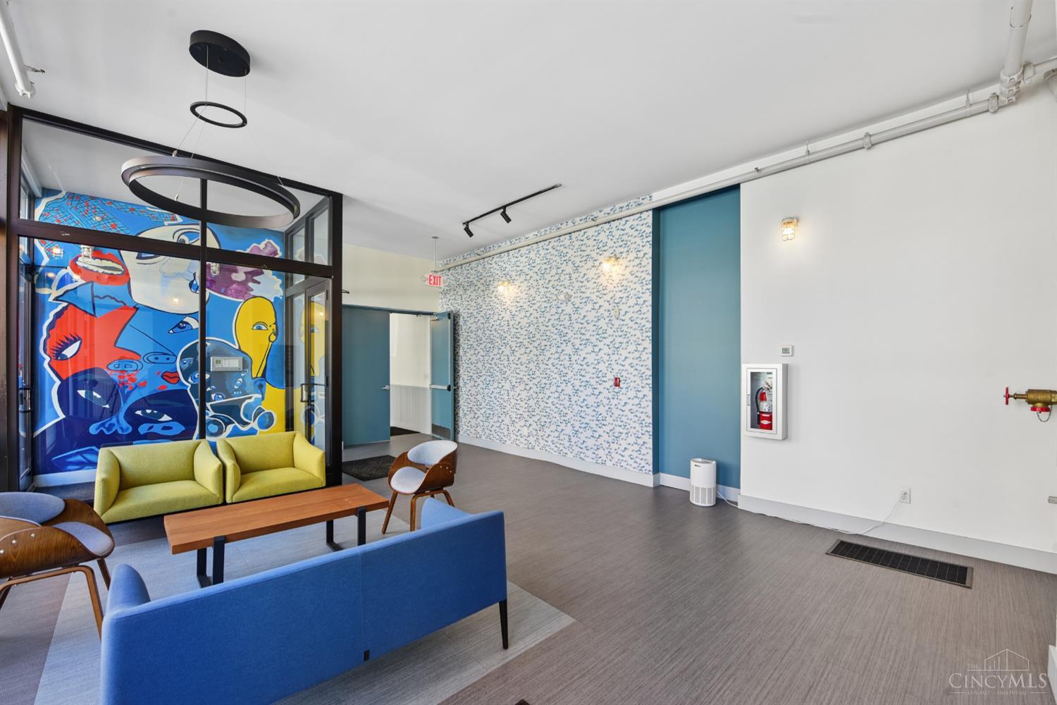 5 W Twelfth Street 1