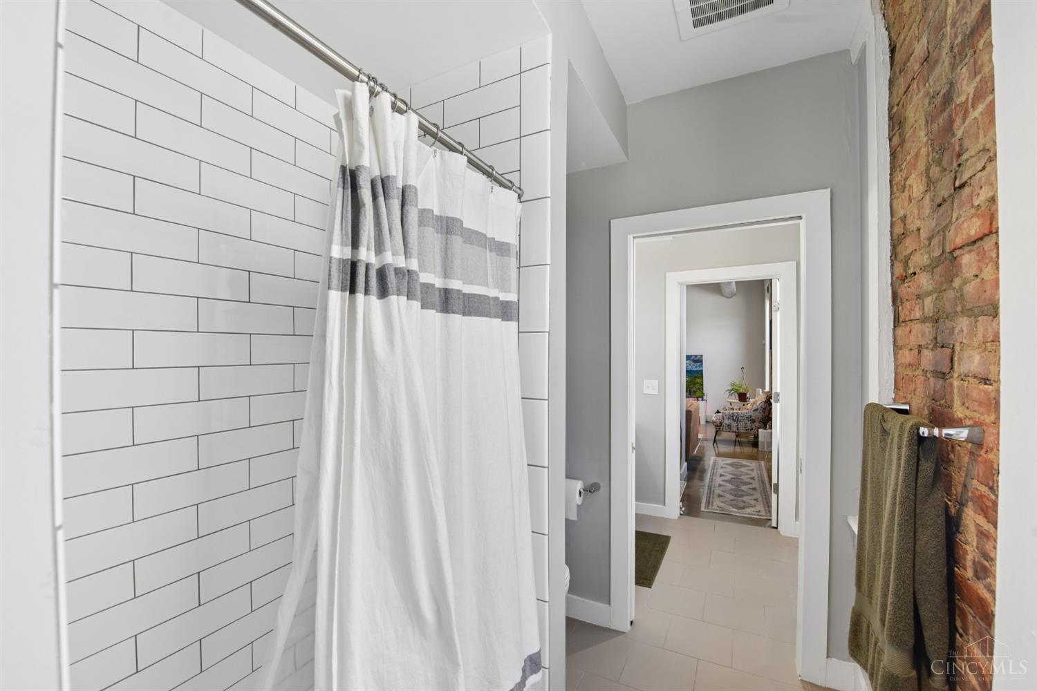 5 W Twelfth Street 1