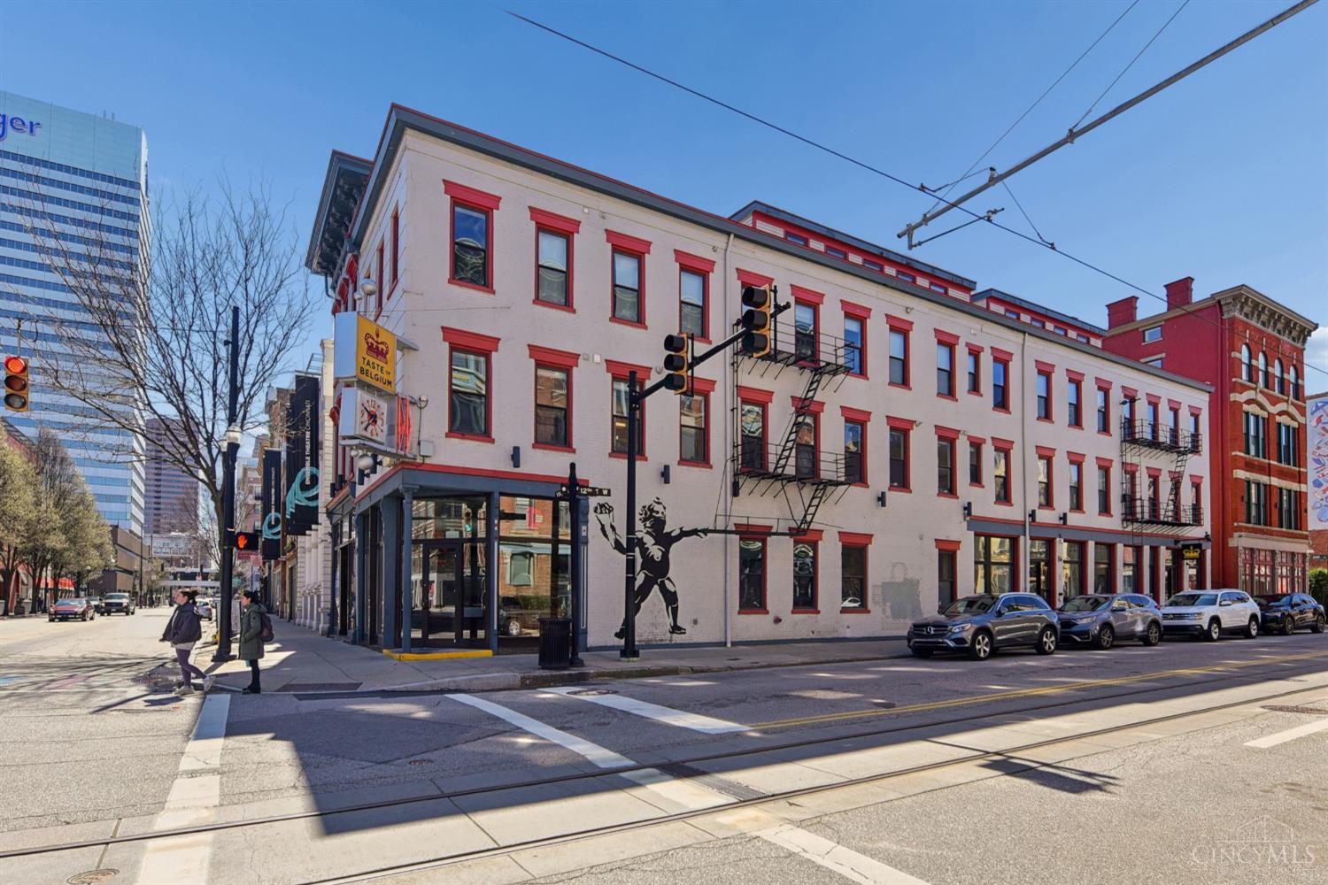 5 W Twelfth Street 1