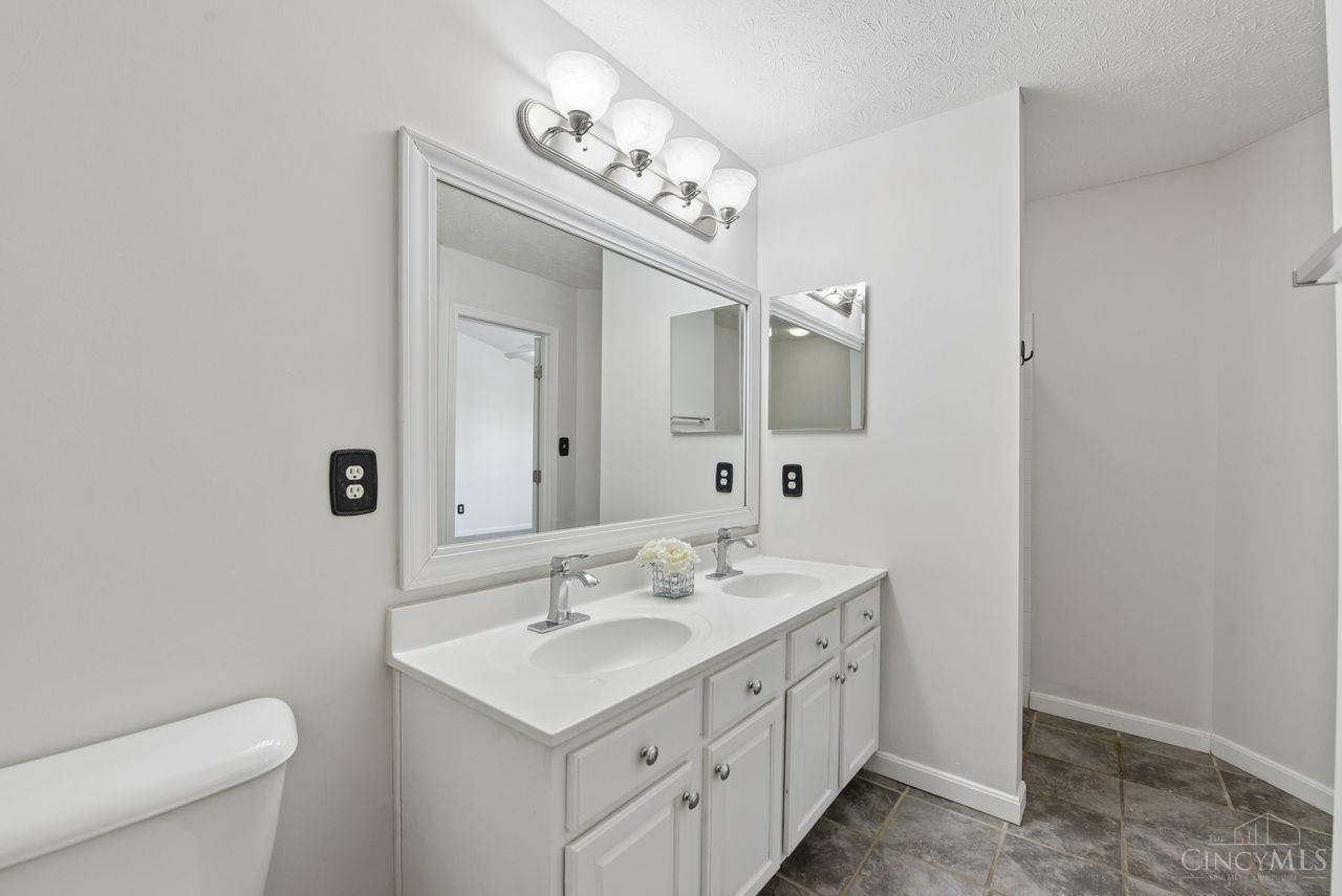 3855 Thorngate Drive