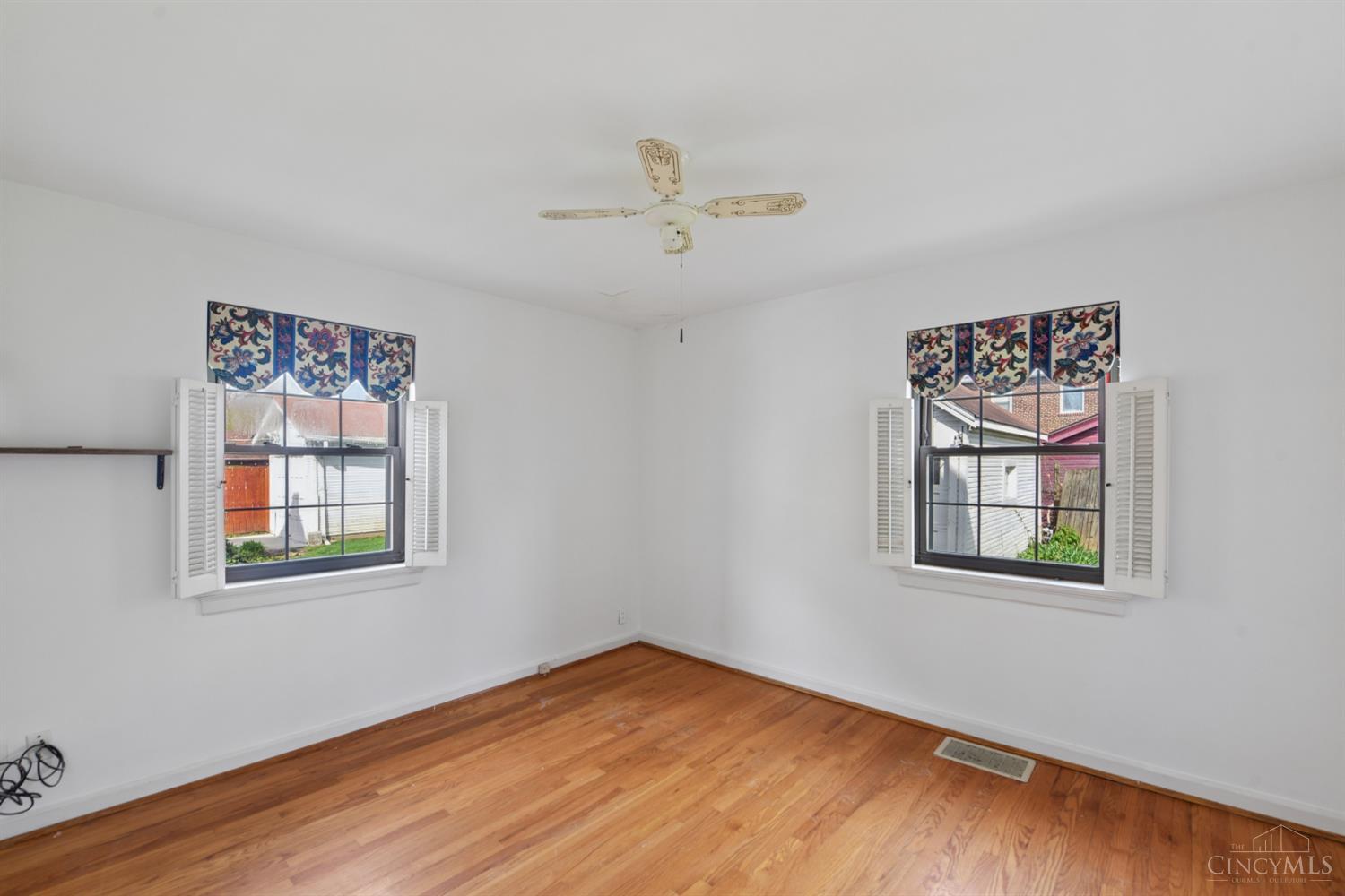 2512 Moundview Drive