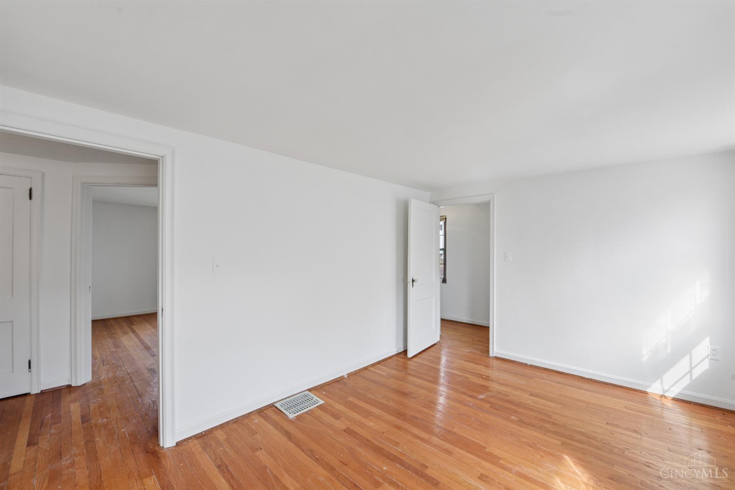 2512 Moundview Drive