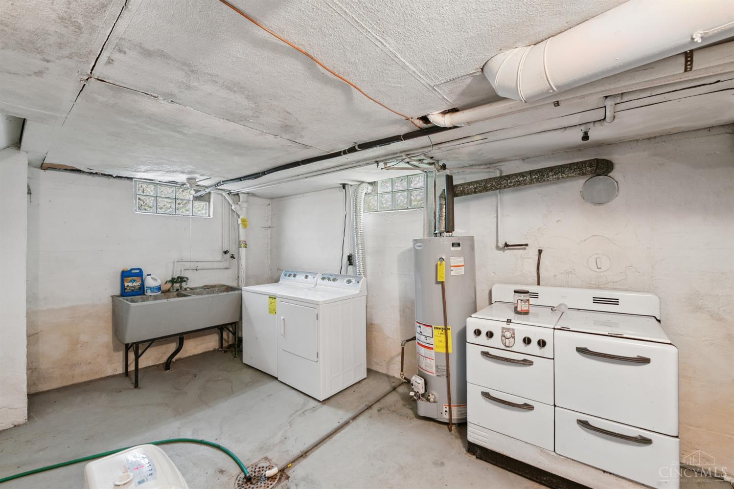 2512 Moundview Drive