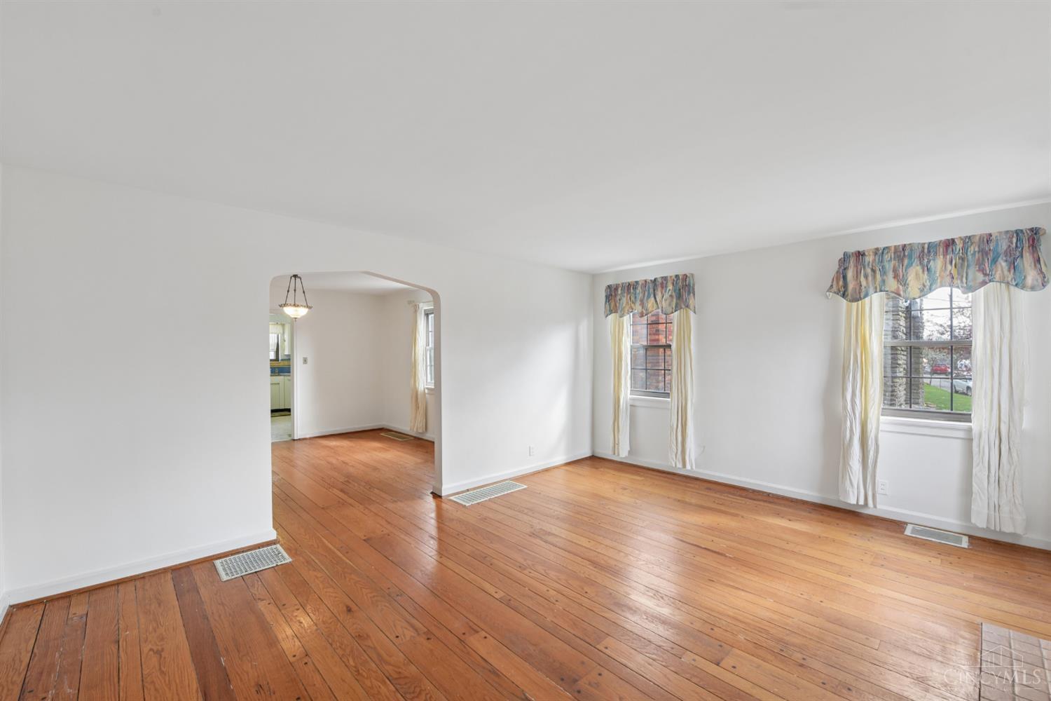 2512 Moundview Drive