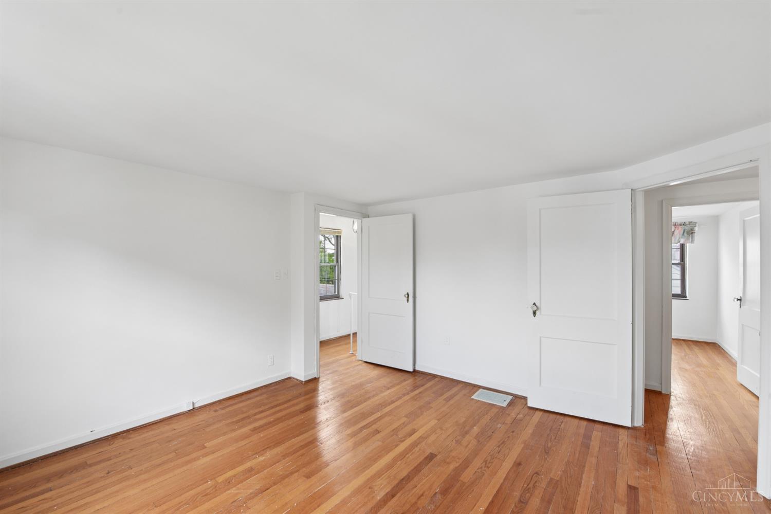 2512 Moundview Drive