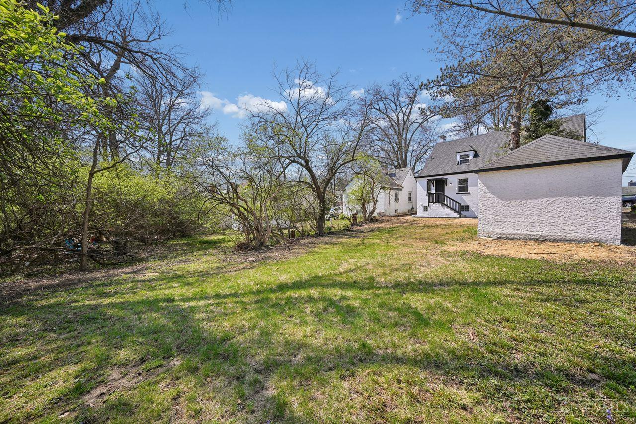 6826 Sampson Lane