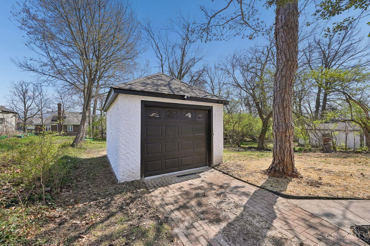 6826 Sampson Lane