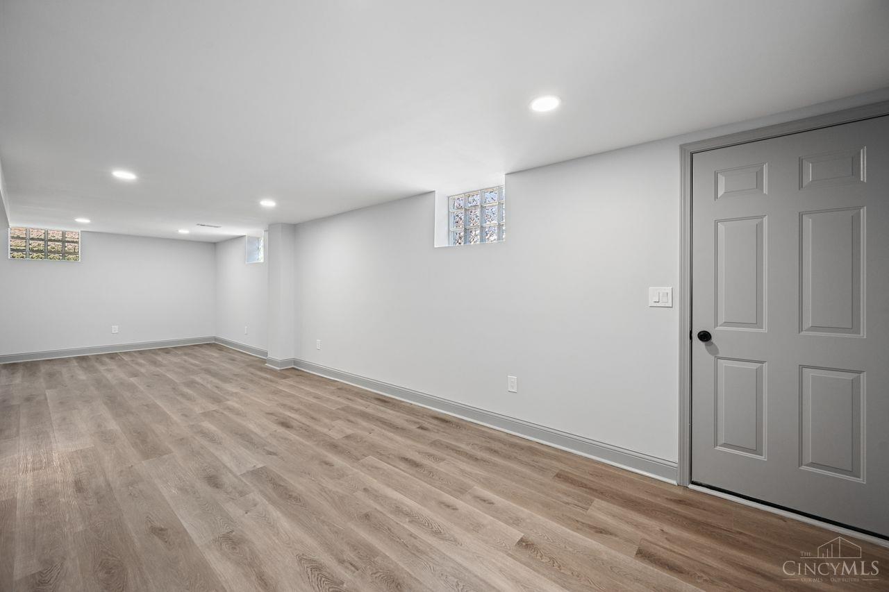 6826 Sampson Lane