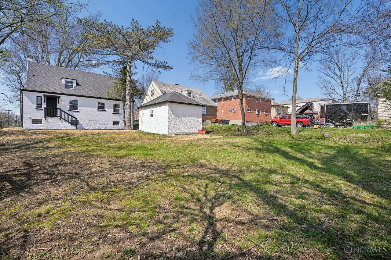 6826 Sampson Lane