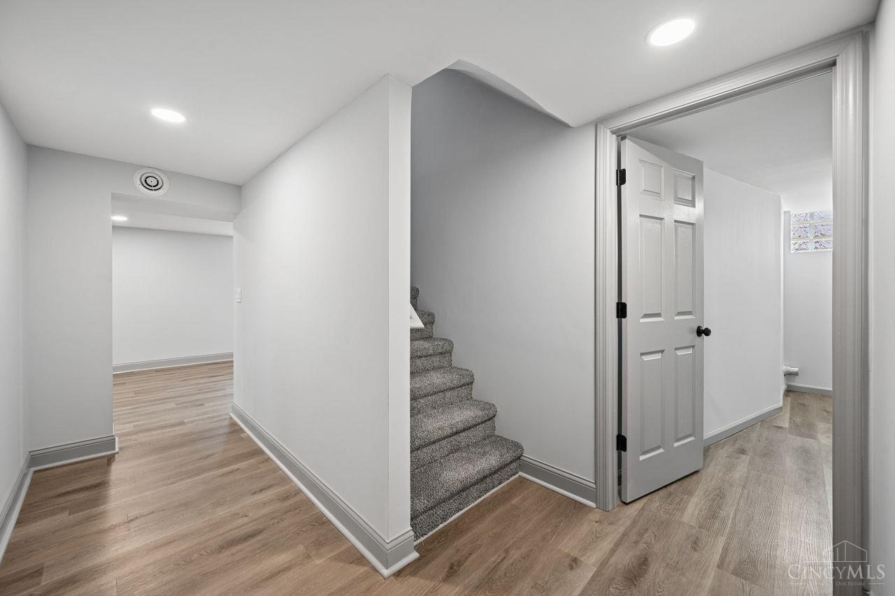 6826 Sampson Lane