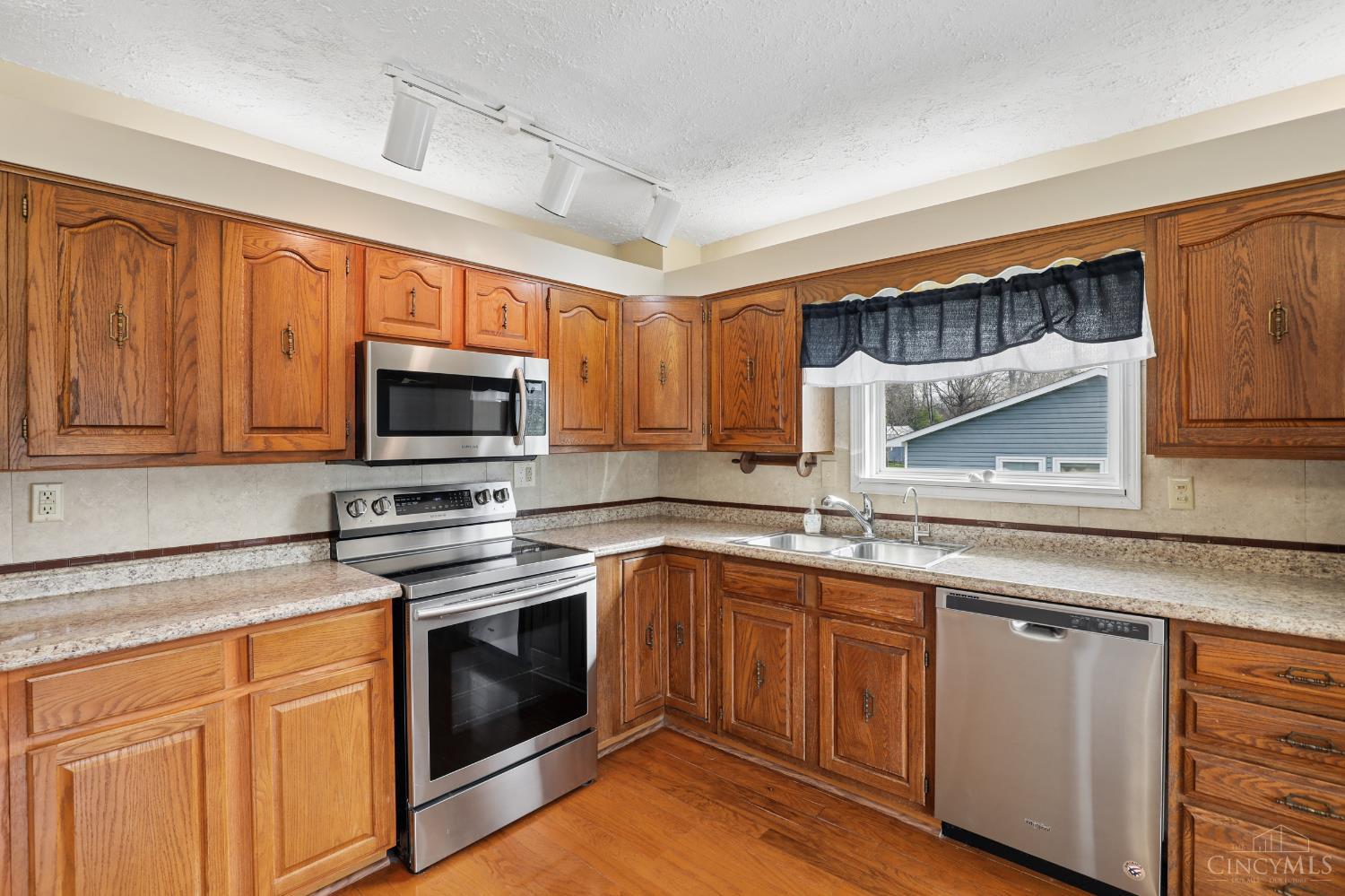 1208 Bellwood Drive