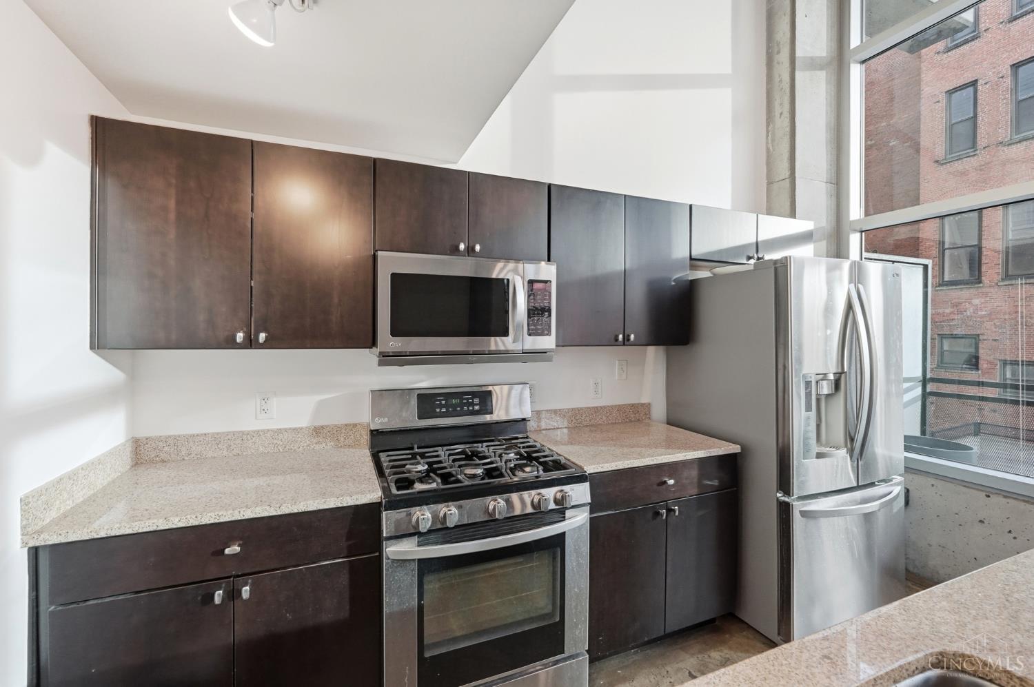 353 W Fourth Street 209