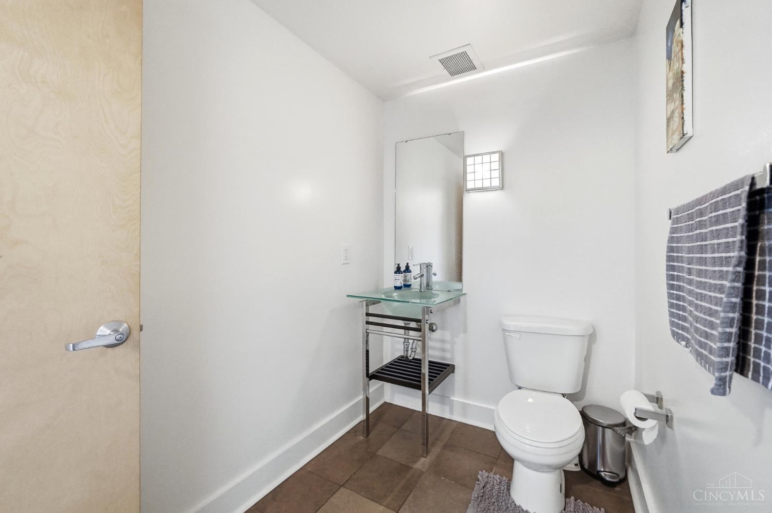 353 W Fourth Street 209