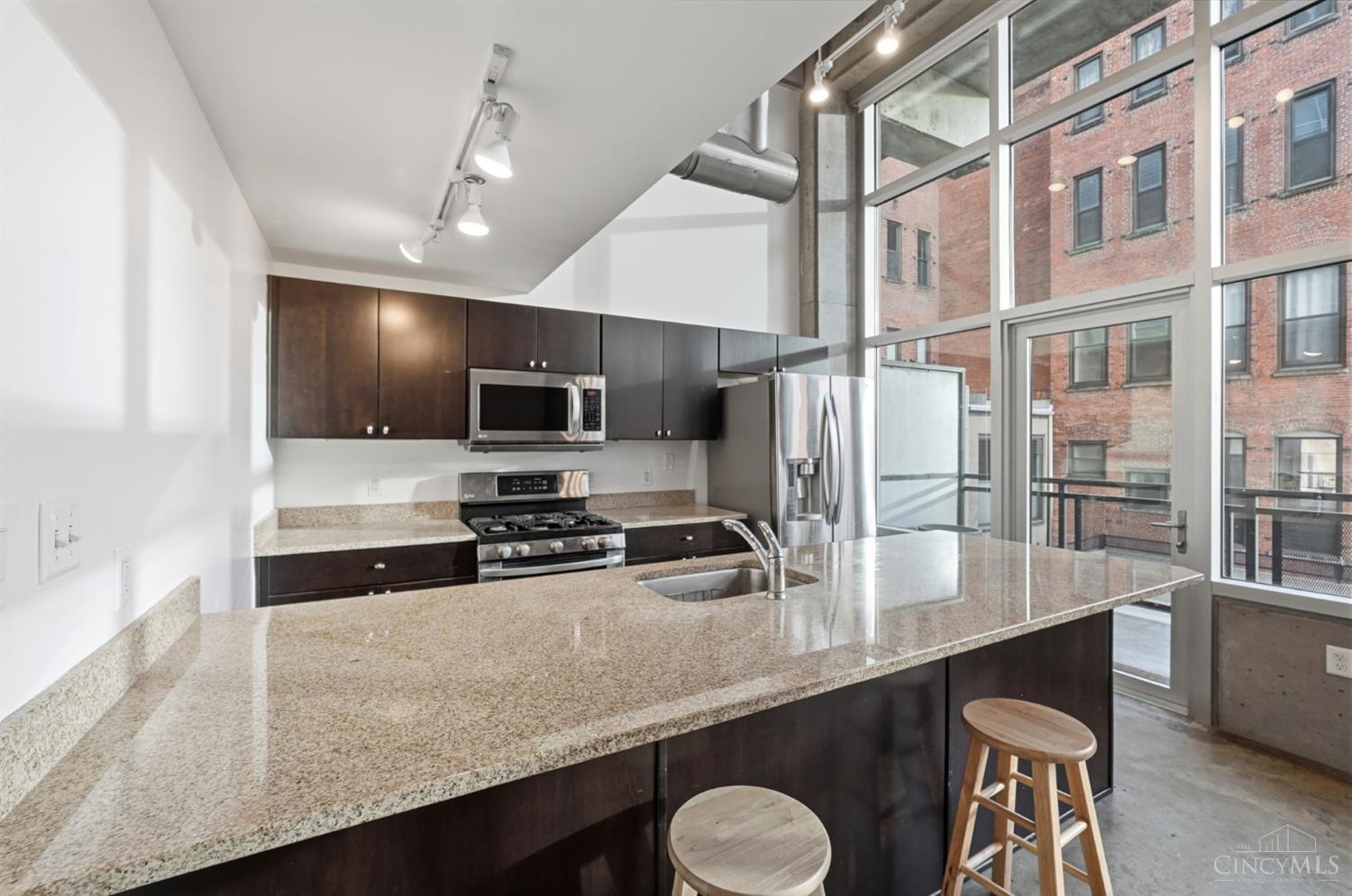 353 W Fourth Street 209