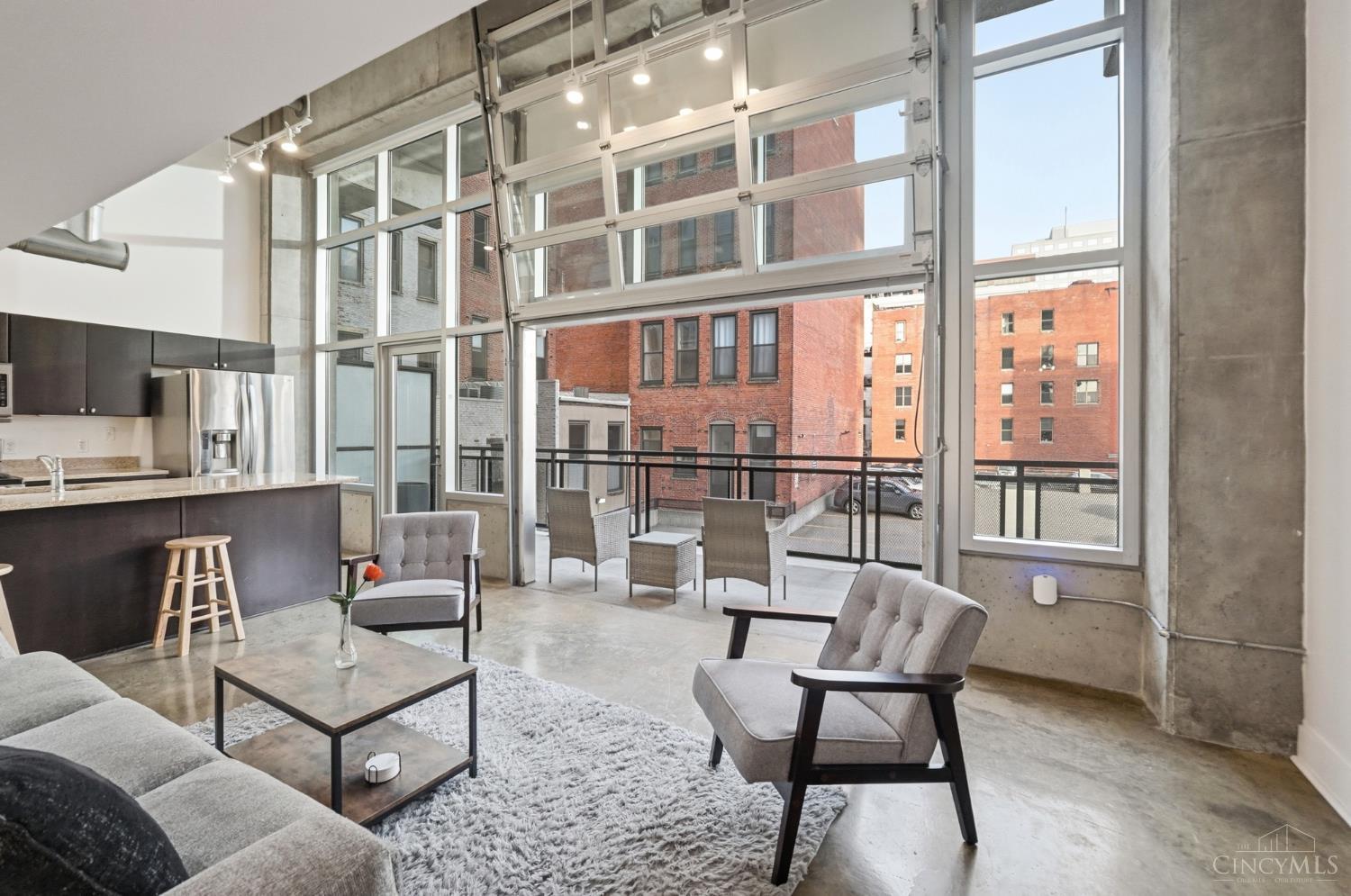 353 W Fourth Street 209