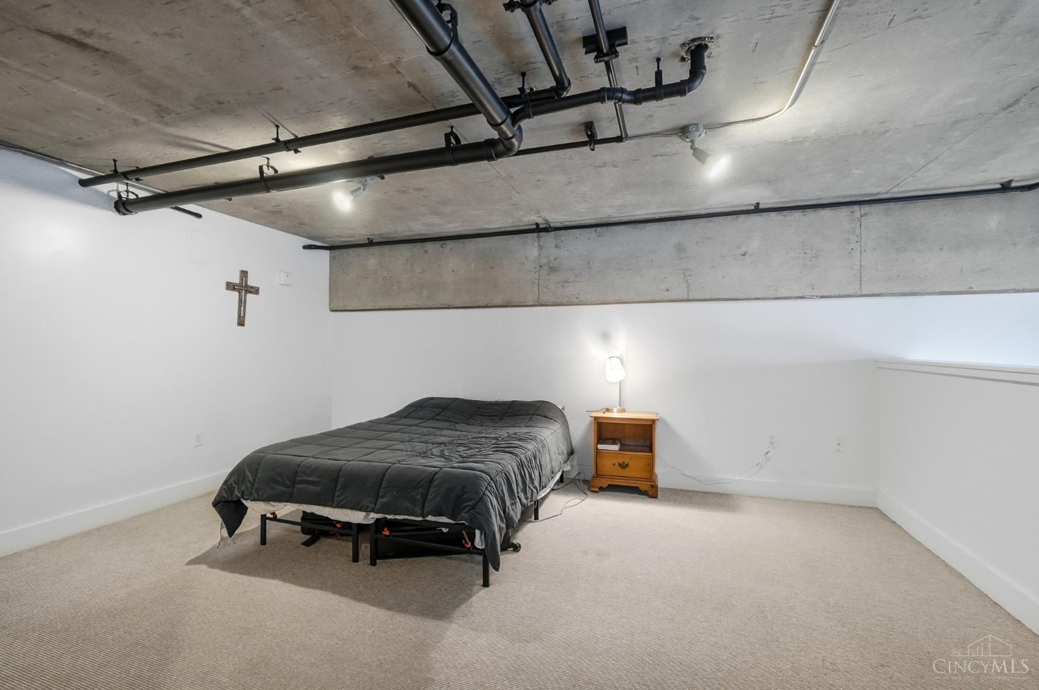 353 W Fourth Street 209