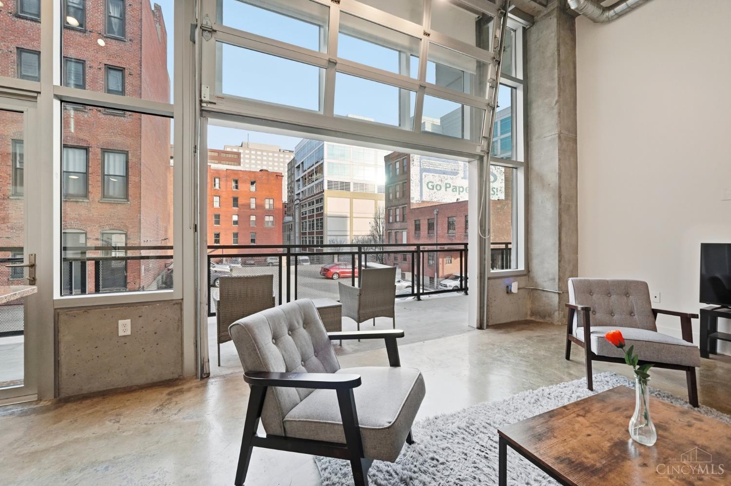 353 W Fourth Street 209