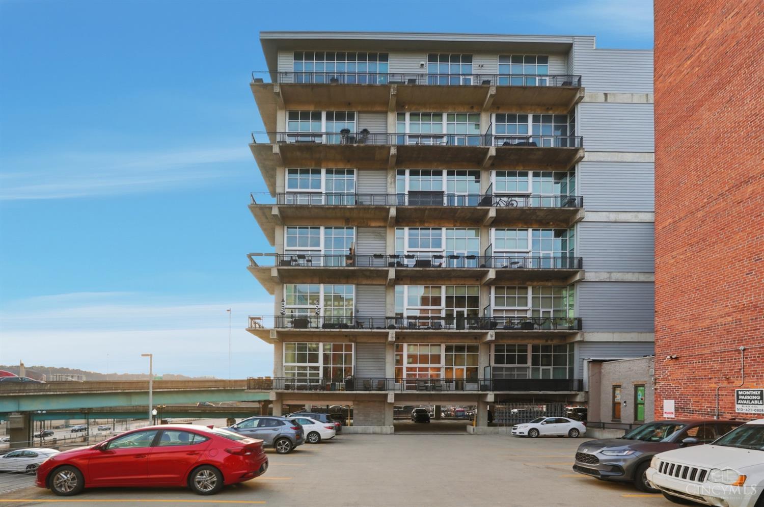 353 W Fourth Street 209