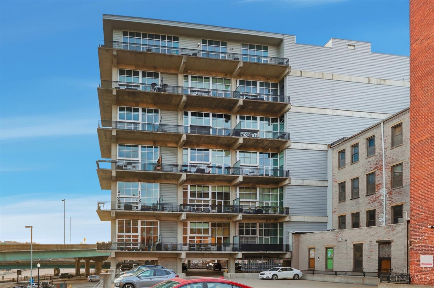 353 W Fourth Street 209