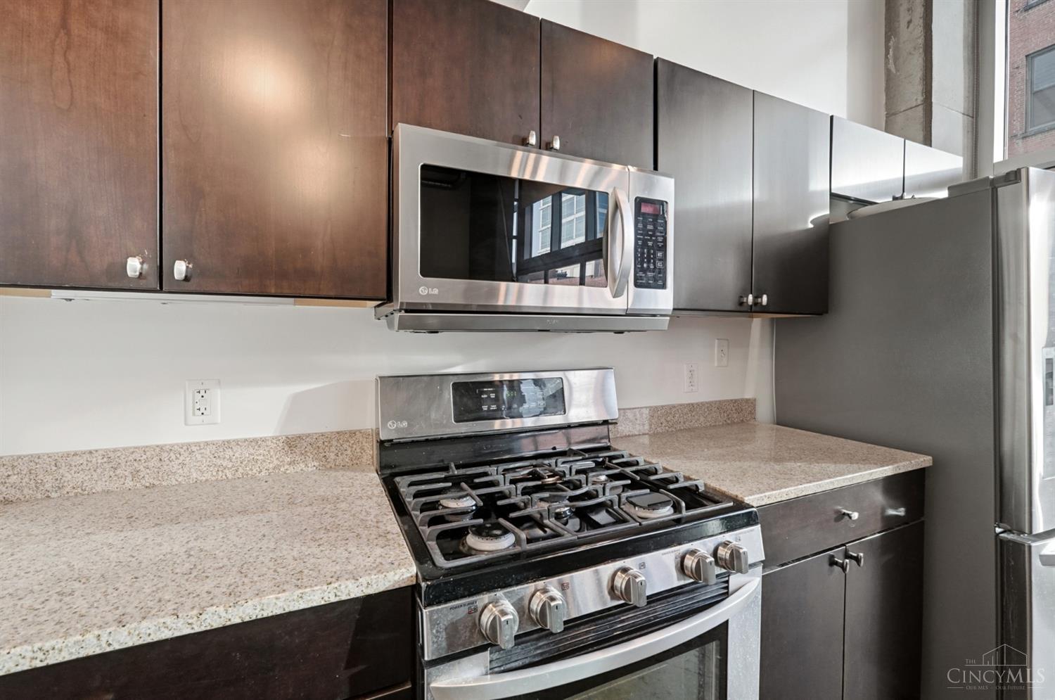 353 W Fourth Street 209