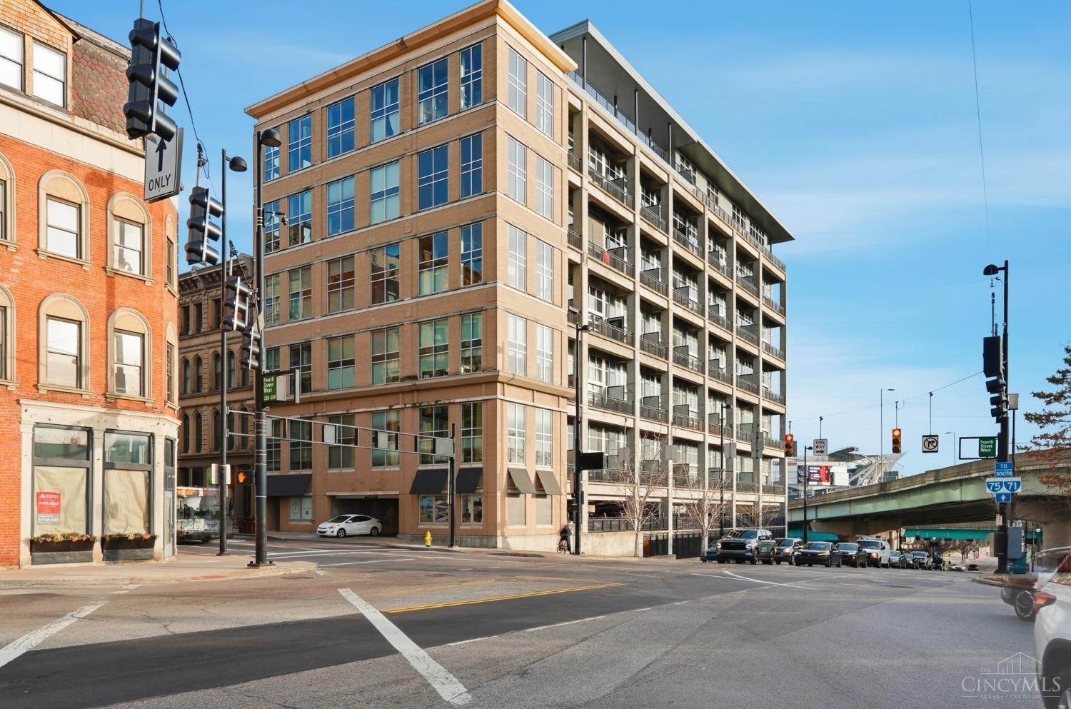 353 W Fourth Street 209