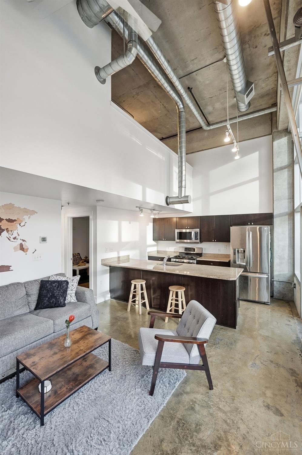 353 W Fourth Street 209