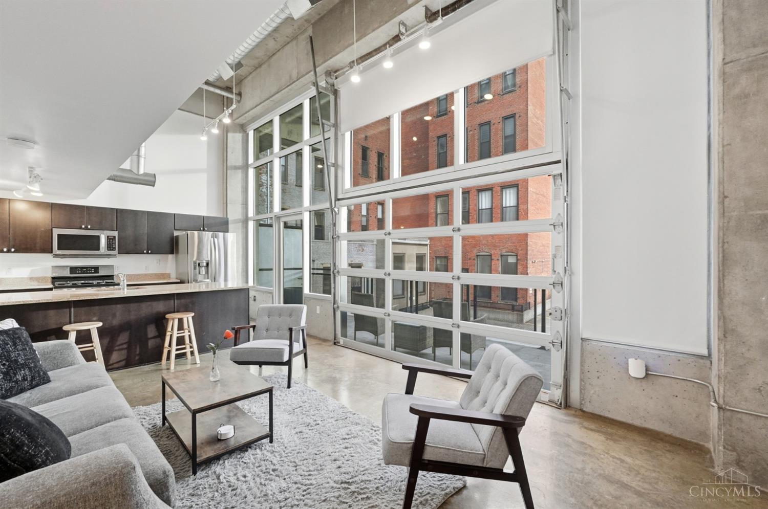 353 W Fourth Street 209