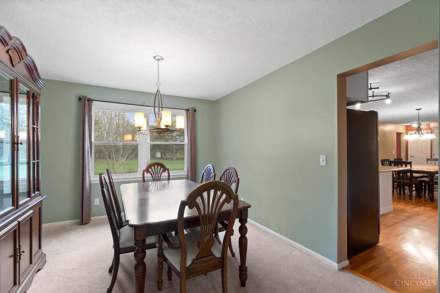 5660 Chestnut View Lane