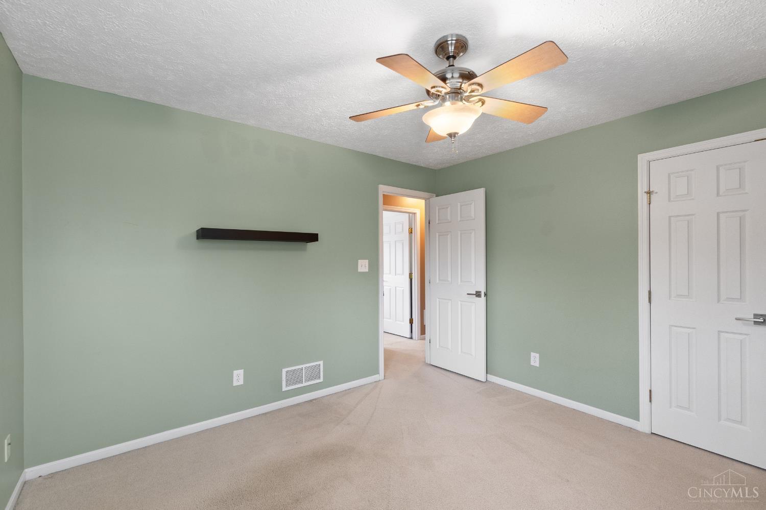 5660 Chestnut View Lane