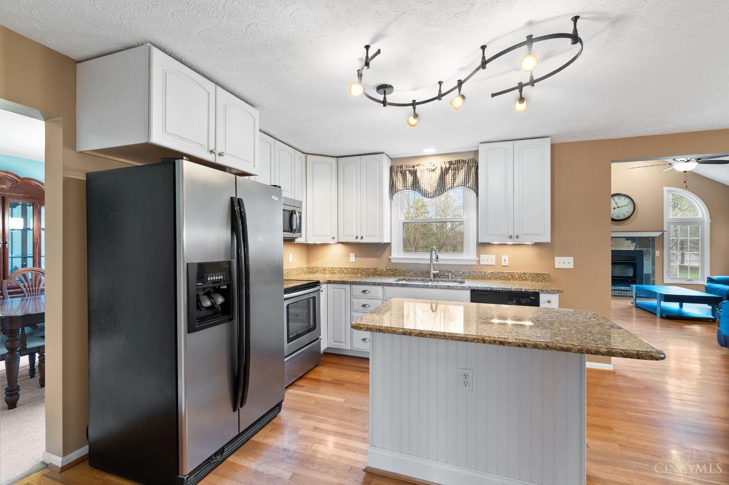 5660 Chestnut View Lane